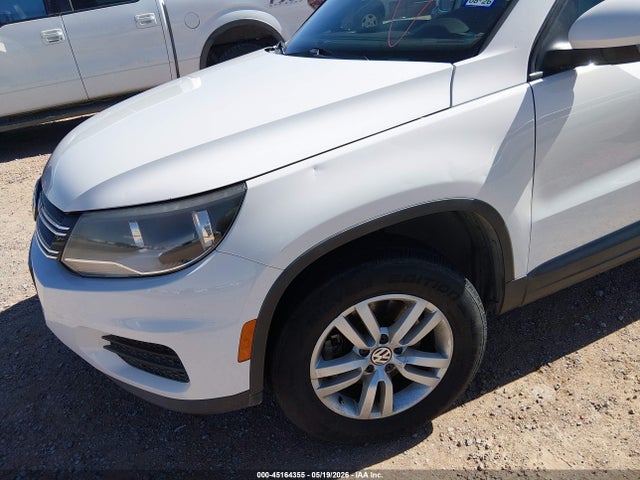 Volkswagen Tiguan S