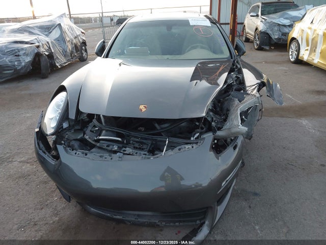 Porsche Panamera S