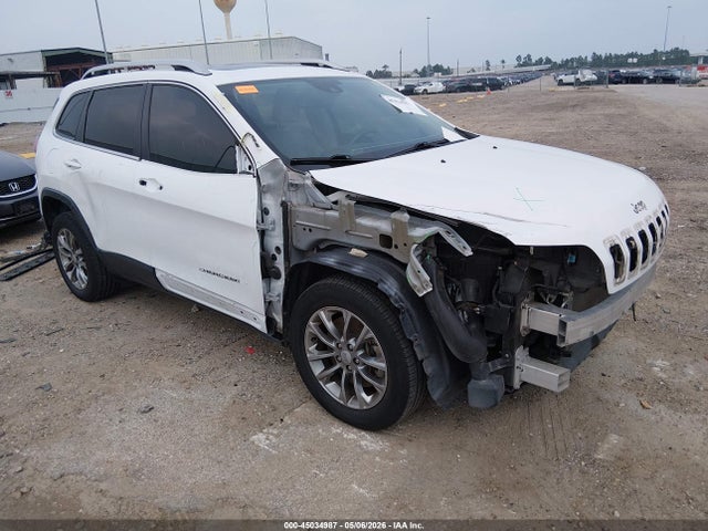 Salvage Jeep Cherokee Image