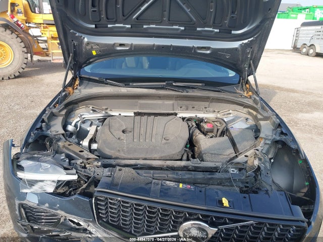 Volvo XC60 B5 Plus Dark Theme