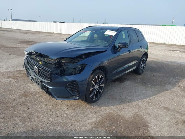 Volvo XC60 B5 Plus Dark Theme
