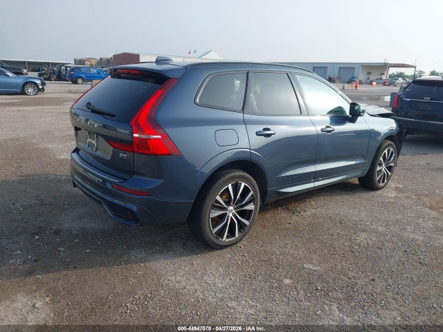 Volvo XC60 B5 Plus Dark Theme