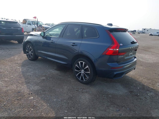 Volvo XC60 B5 Plus Dark Theme