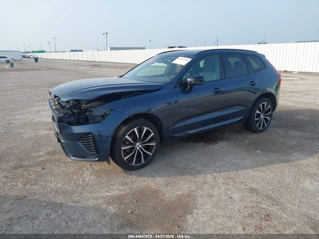 Volvo XC60 B5 Plus Dark Theme