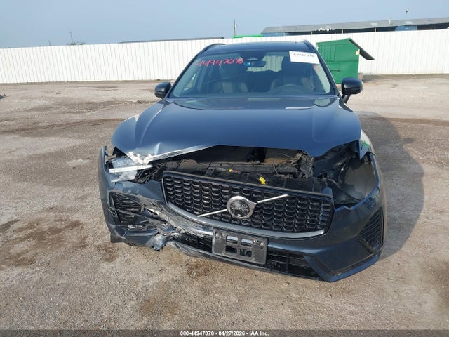 Volvo XC60 B5 Plus Dark Theme