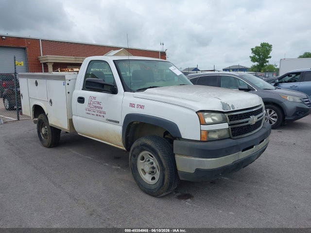 Salvage Chevrolet Silverado 2500 Image