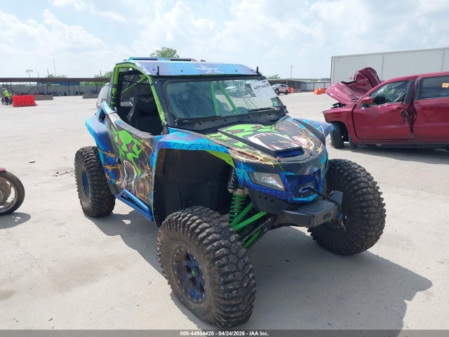 Salvage Arctic Cat Wildcat Xx 1000 Image