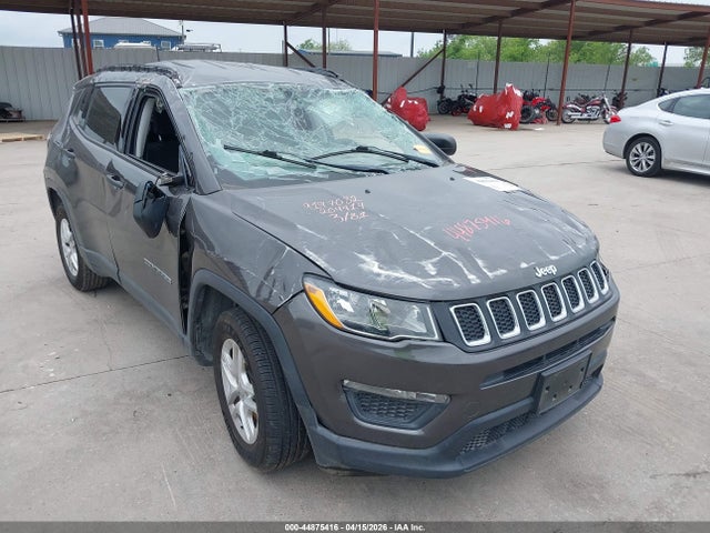 Salvage Jeep Compass Image