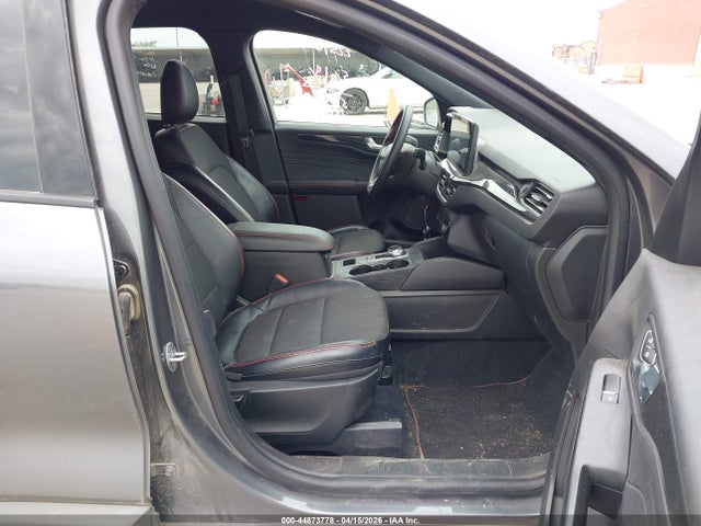 Ford Escape St-line