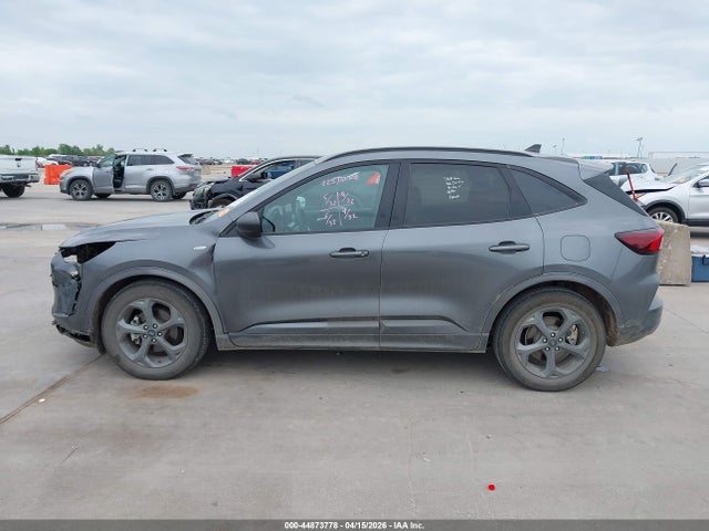 Ford Escape St-line
