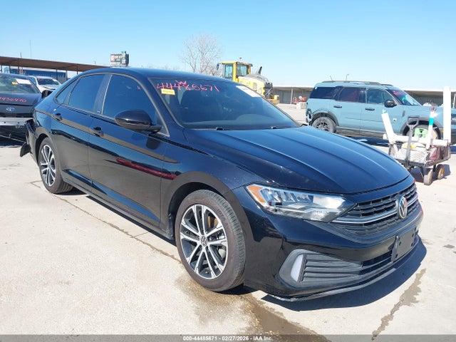 Salvage Volkswagen Jetta Image