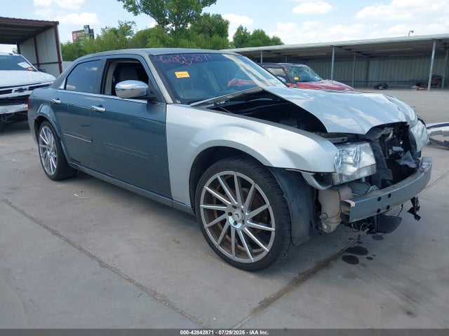 Salvage Chrysler 300 Image