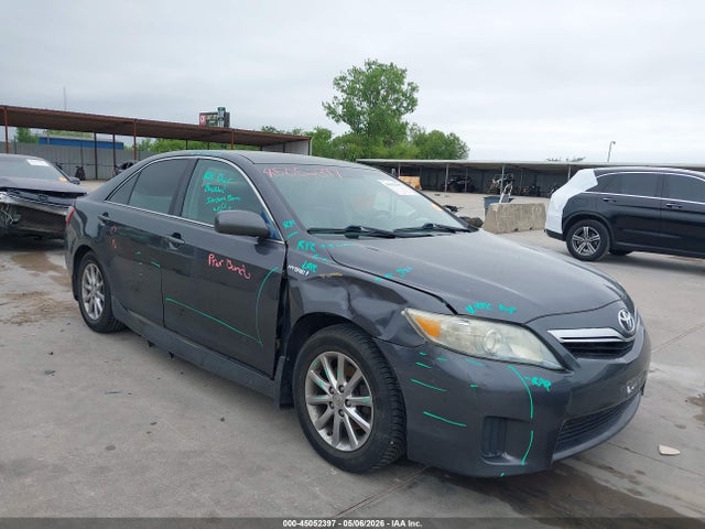 Salvage Toyota Camry Image