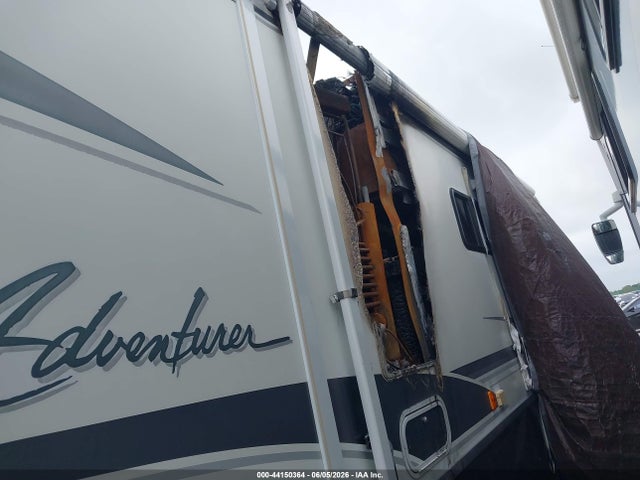 Ford F-550 Super Duty Stripped Chass