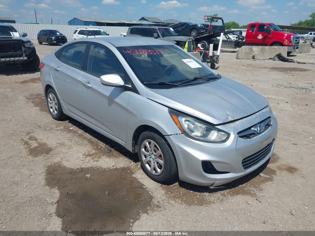 Salvage Hyundai ACCENT Image