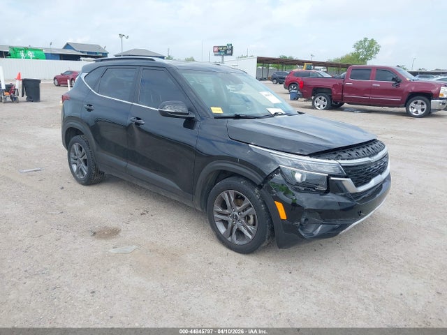 Salvage Kia Seltos Image