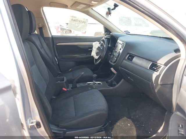 Mitsubishi Outlander Se
