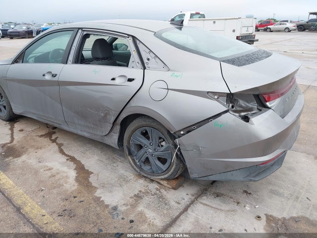 Hyundai ELANTRA Sel