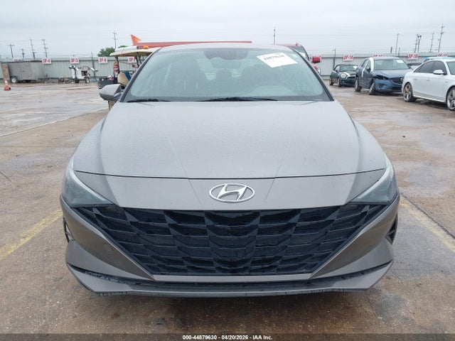 Hyundai ELANTRA Sel