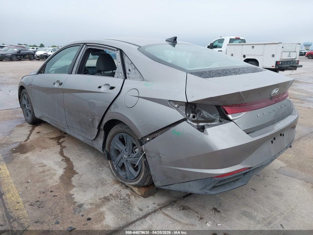 Hyundai ELANTRA Sel