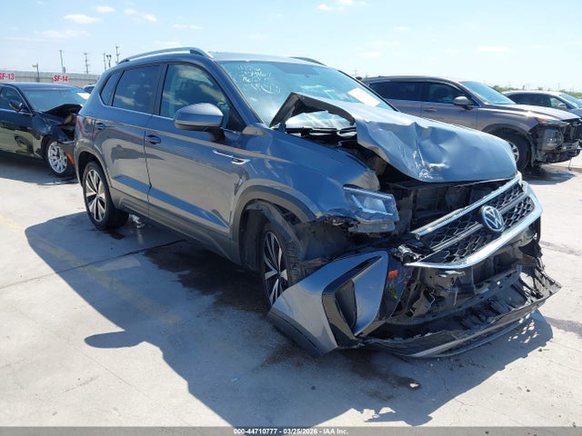 Salvage Volkswagen Taos Image