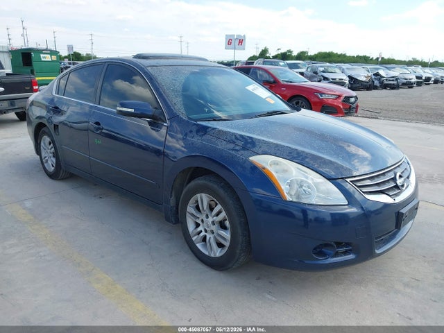 Salvage Nissan Altima Image