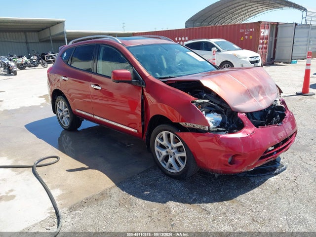 Salvage Nissan Rogue Image