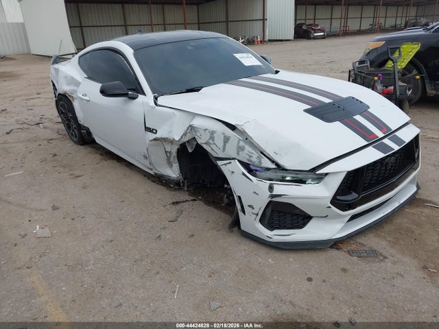 Salvage Ford Mustang Image