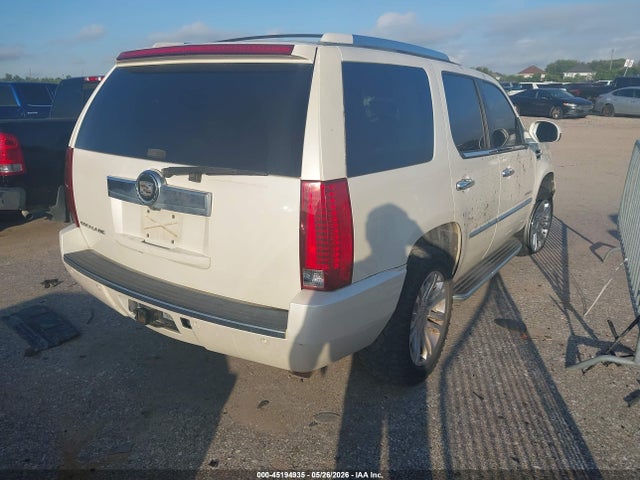 Cadillac Escalade Standard