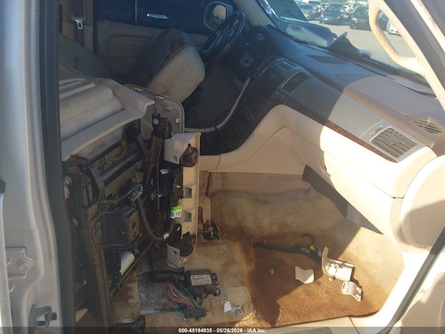 Cadillac Escalade Standard