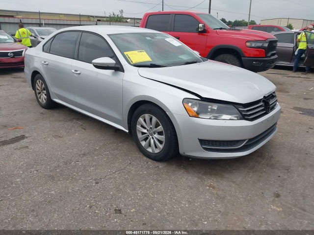 Salvage Volkswagen Passat Image
