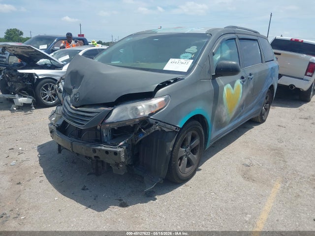 Toyota Sienna Le 8 Passenger
