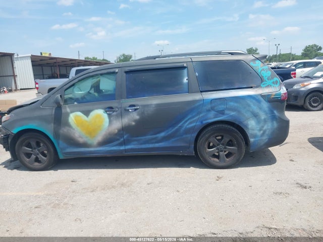 Toyota Sienna Le 8 Passenger