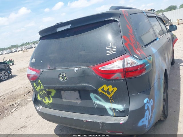 Toyota Sienna Le 8 Passenger