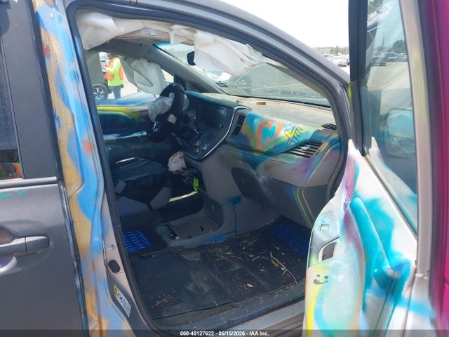 Toyota Sienna Le 8 Passenger