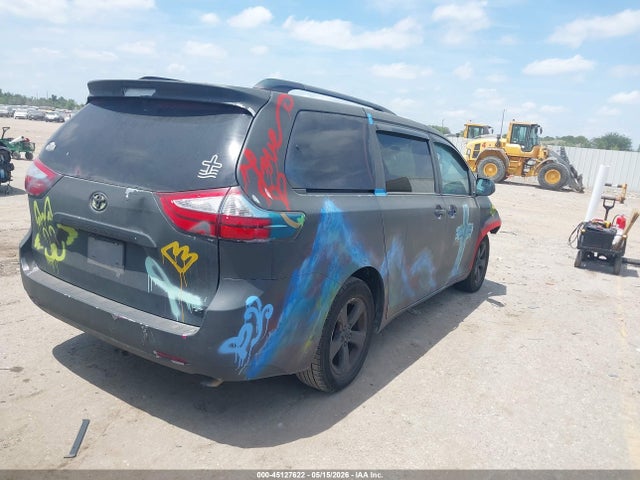 Toyota Sienna Le 8 Passenger