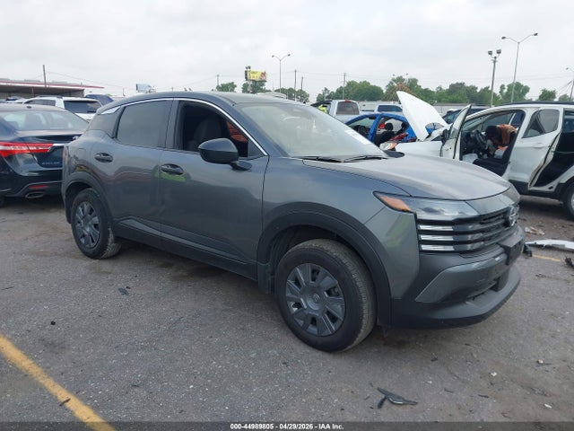 Salvage Nissan Kicks Image