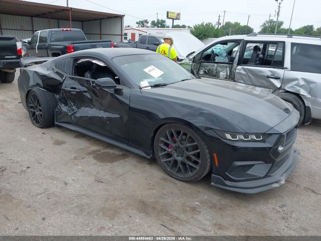 Salvage Ford Mustang Image