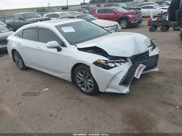 Salvage Toyota Avalon Image