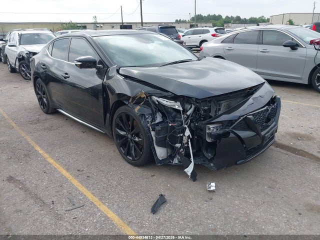 Salvage Nissan Maxima Image