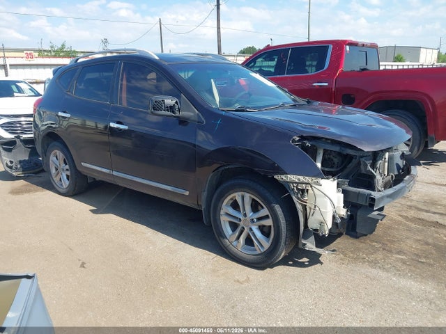 Salvage Nissan Rogue Image