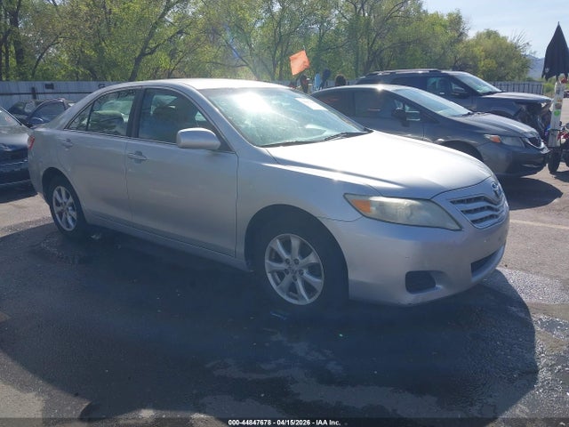 Salvage Toyota Camry Image