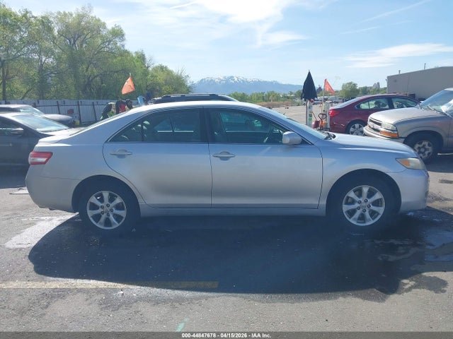 Toyota Camry Le V6
