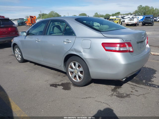 Toyota Camry Le V6
