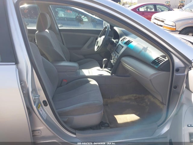 Toyota Camry Le V6