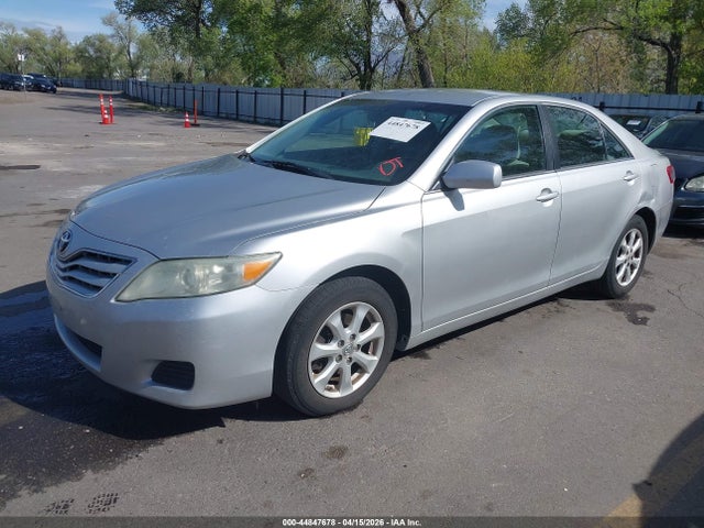 Toyota Camry Le V6