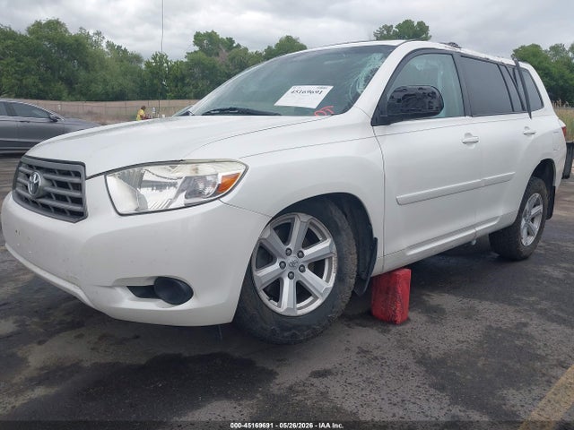 Toyota Highlander Base V6