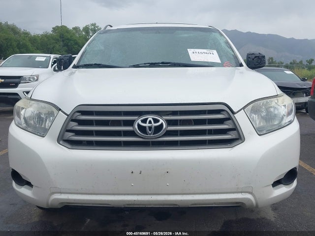 Toyota Highlander Base V6