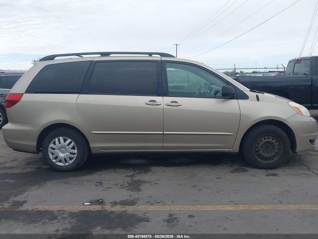Toyota Sienna Le