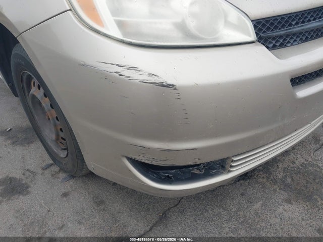 Toyota Sienna Le